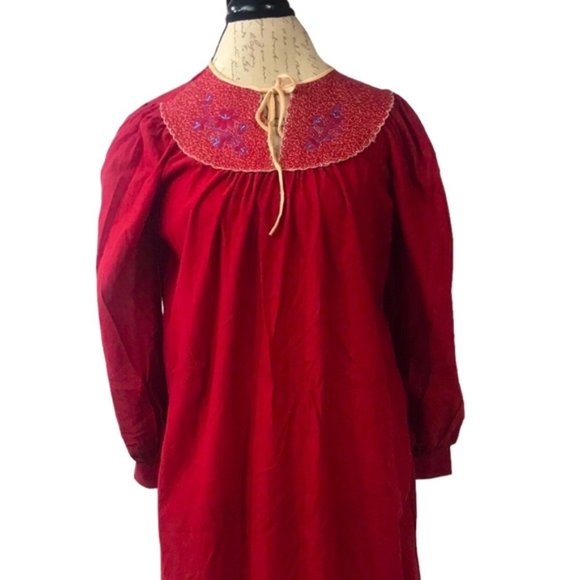 Red Robe Nightgown Costume Size 14-16 - Picture 2 of 6